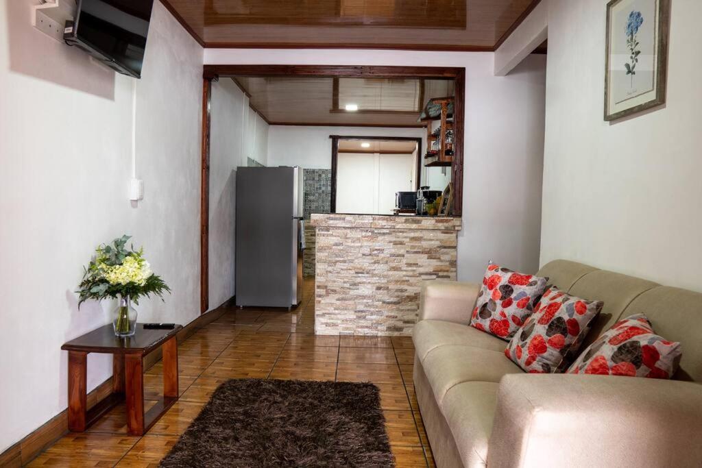 Tony'S House La Fortuna Exterior foto