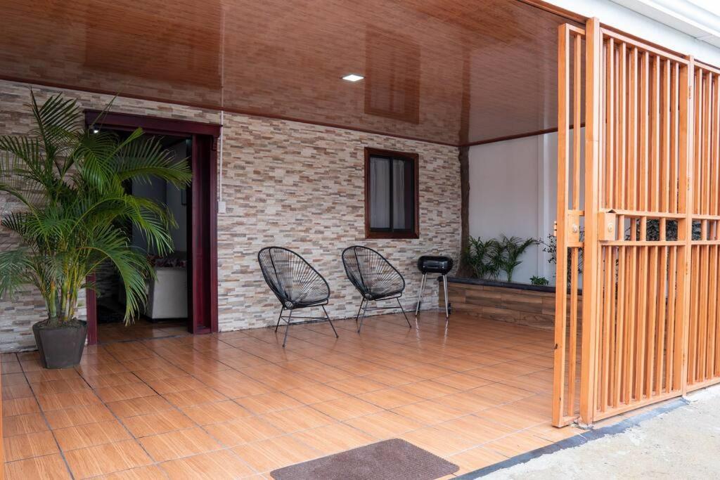 Tony'S House La Fortuna Exterior foto