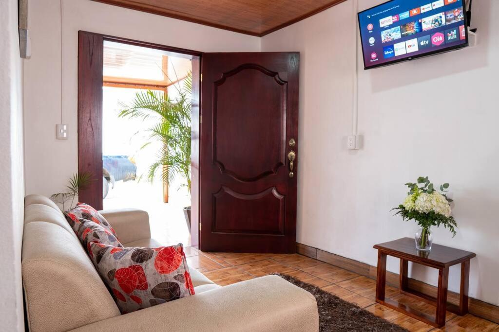Tony'S House La Fortuna Exterior foto